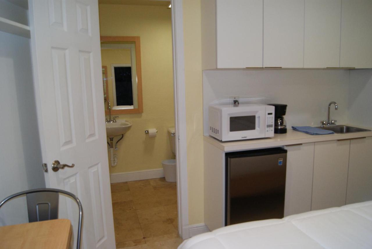 ميامي غاردنز Private Studio Two Miles From Hard Rock Stadium المظهر الخارجي الصورة